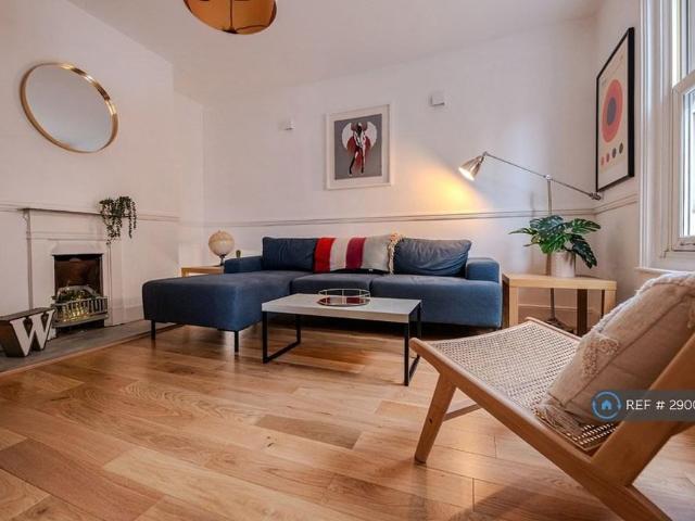 4 bedroom terraced house to rent
