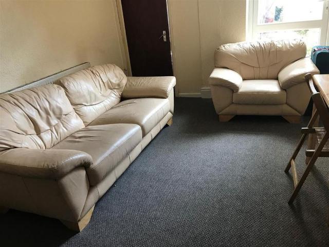 4 bedroom terraced house to rent