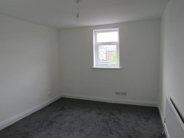 4 bedroom terraced house to rent
