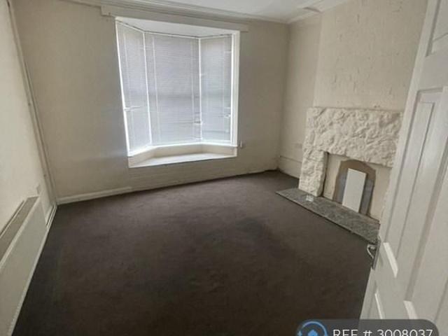 4 bedroom terraced house to rent
