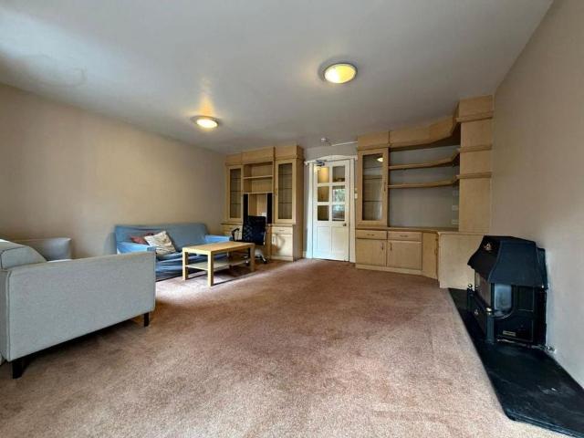 4 bedroom terraced house to rent