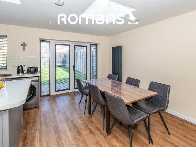4 bedroom terraced house to rent
