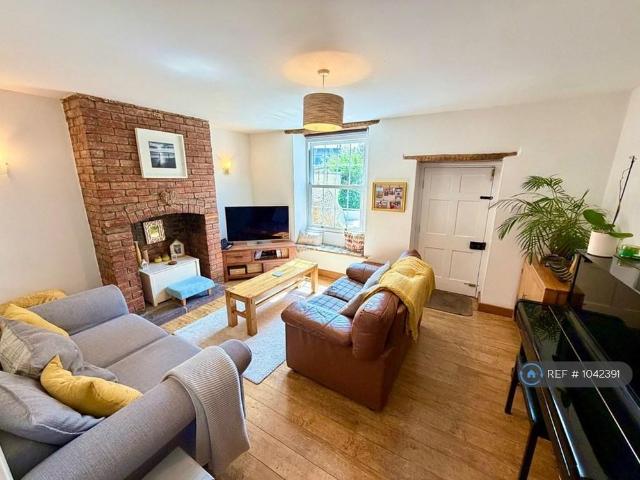 4 bedroom terraced house to rent