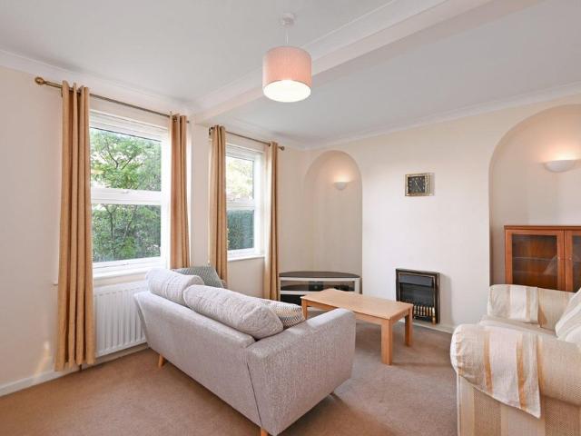 4 bedroom terraced house to rent