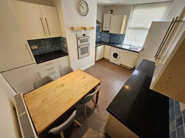 4 bedroom terraced house to rent