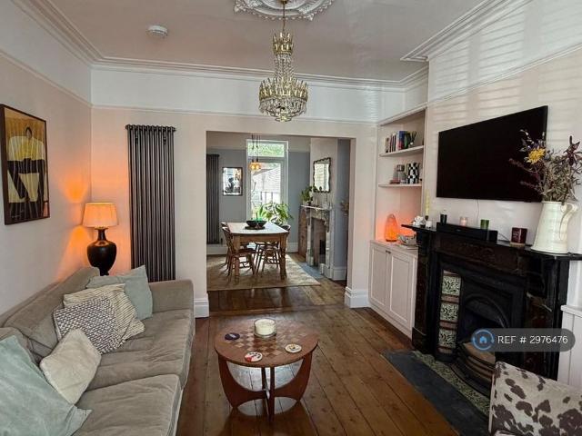 4 bedroom terraced house to rent