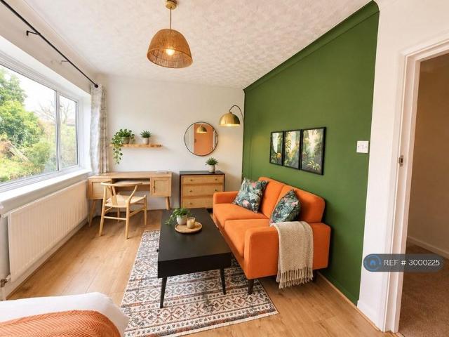 4 bedroom terraced house to rent