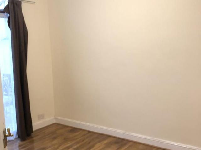 4 bedroom terraced house to rent