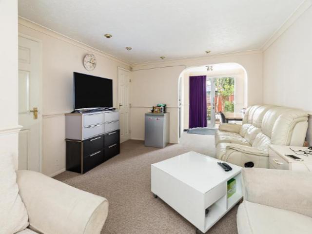 4 bedroom terraced house to rent