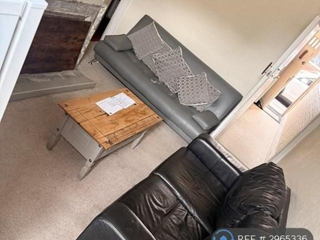 4 bedroom terraced house to rent