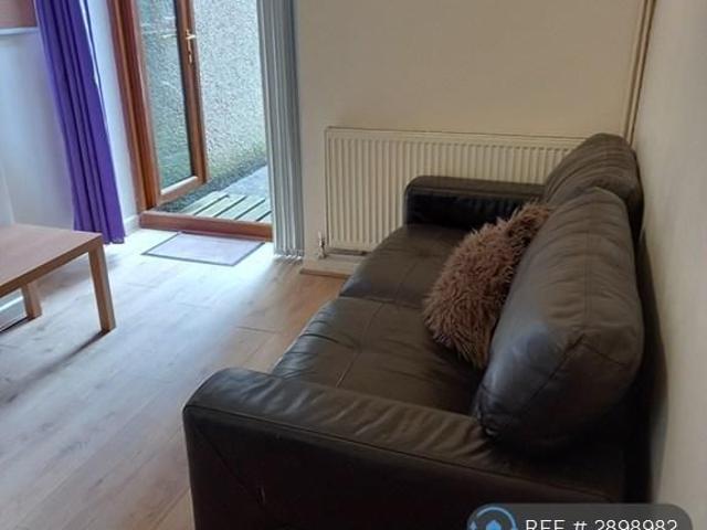 4 bedroom terraced house to rent