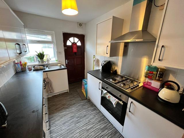 4 bedroom terraced house to rent