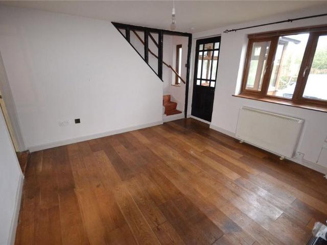 4 bedroom terraced house to rent