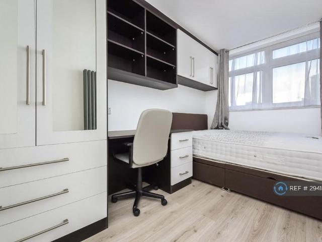 4 bedroom terraced house to rent