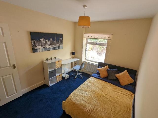 4 bedroom terraced house to rent