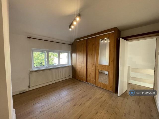 4 bedroom terraced house to rent