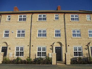 4 bedroom terraced house to rent