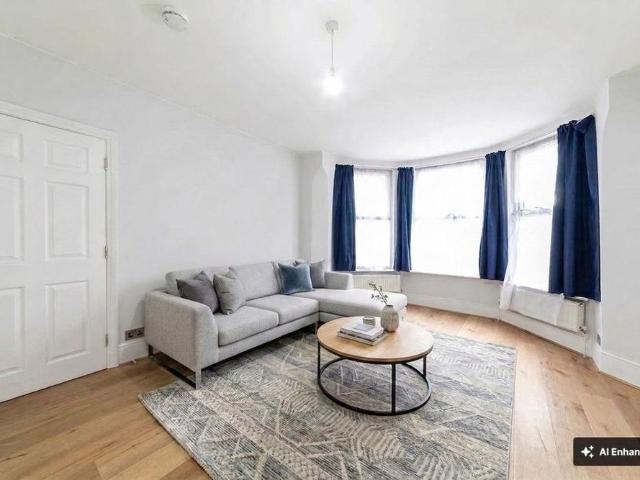 4 bedroom terraced house to rent