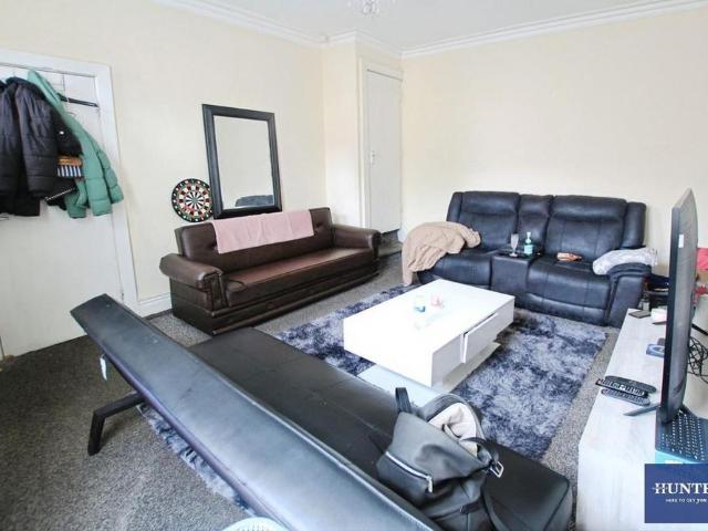 4 bedroom terraced house to rent