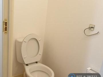 4 bedroom terraced house to rent