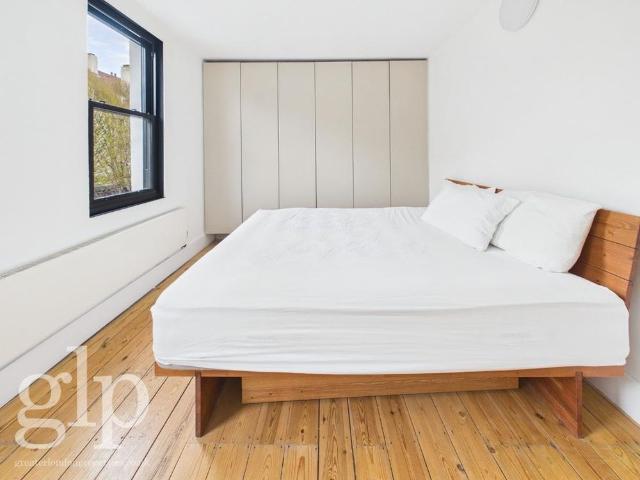 4 bedroom terraced house to rent