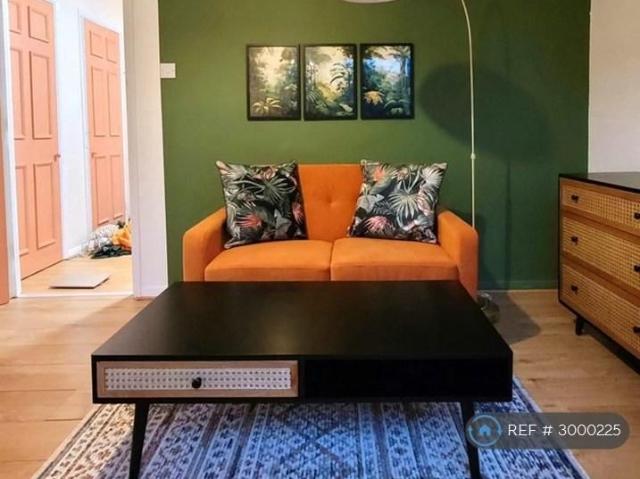 4 bedroom terraced house to rent