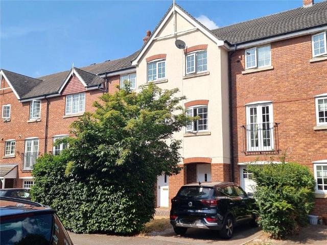 4 bedroom terraced house to rent