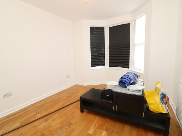 4 bedroom terraced house to rent