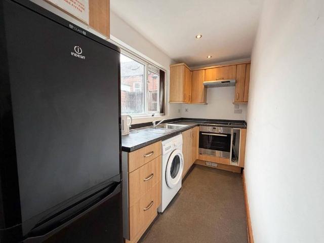 4 bedroom terraced house to rent