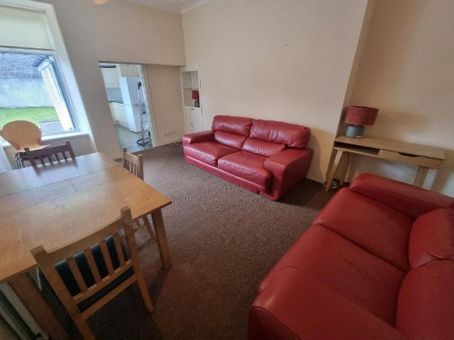 4 bedroom terraced house to rent