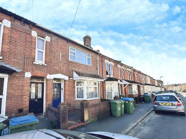 4 bedroom terraced house to rent