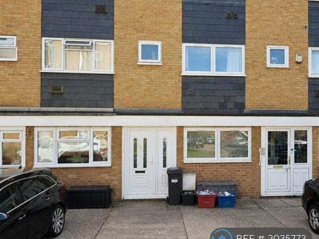 4 bedroom terraced house to rent