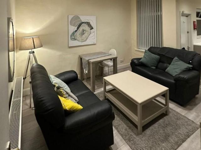 4 bedroom terraced house to rent