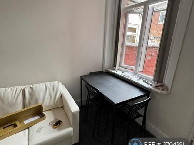 4 bedroom terraced house to rent