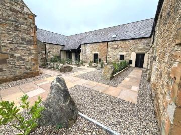 4 bedroom terraced house to rent
