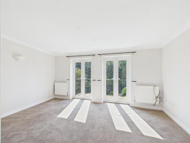 4 bedroom terraced house to rent