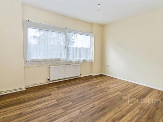4 bedroom terraced house to rent
