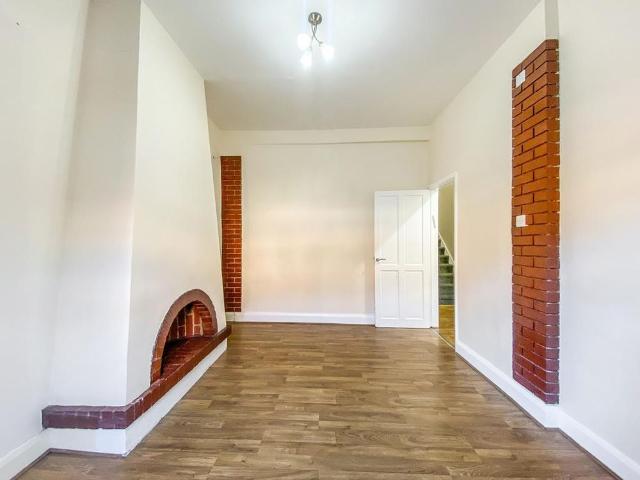 4 bedroom terraced house to rent
