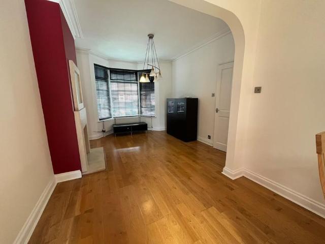 4 bedroom terraced house to rent
