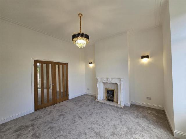 4 bedroom terraced house to rent