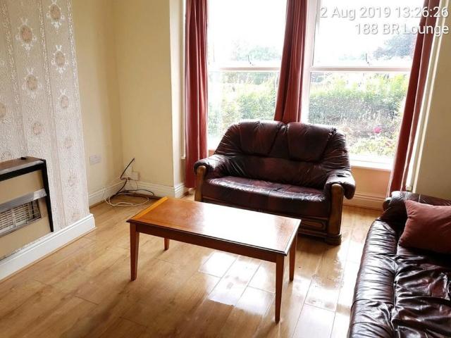 4 bedroom terraced house to rent