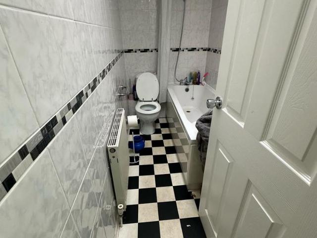 4 bedroom terraced house to rent