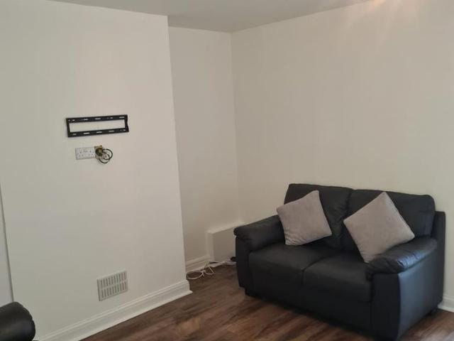 4 bedroom terraced house to rent