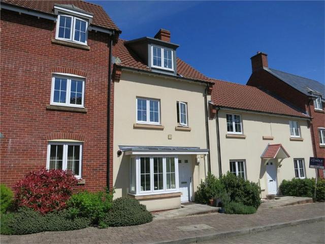 4 bedroom terraced house to rent