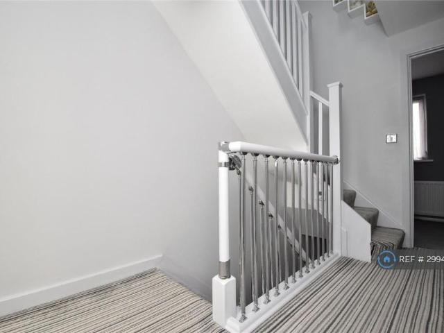 4 bedroom terraced house to rent