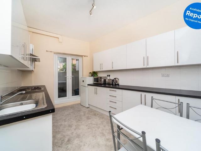 4 bedroom terraced house to rent
