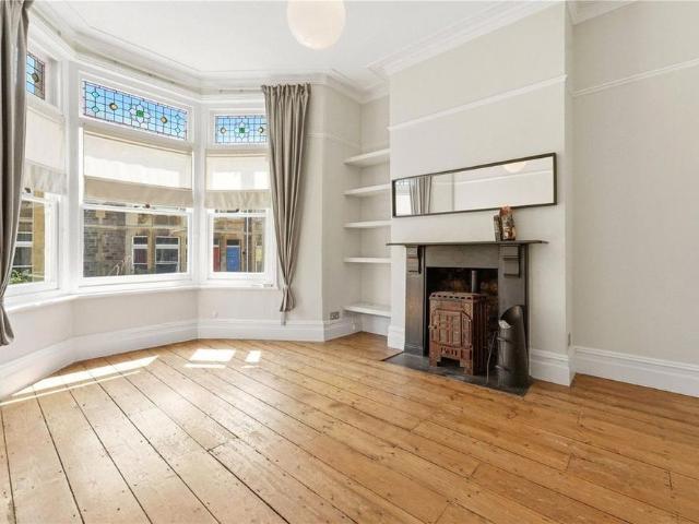 4 bedroom terraced house to rent