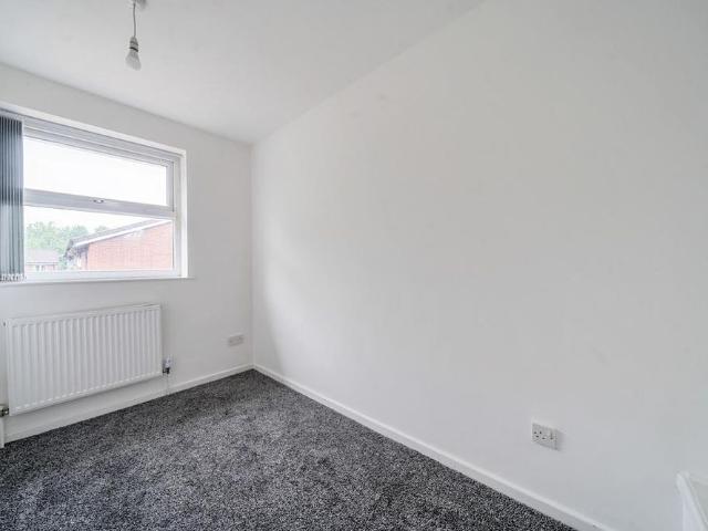 4 bedroom terraced house to rent