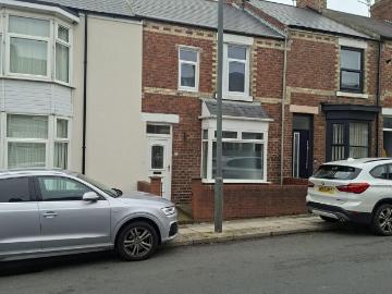 4 bedroom terraced house to rent