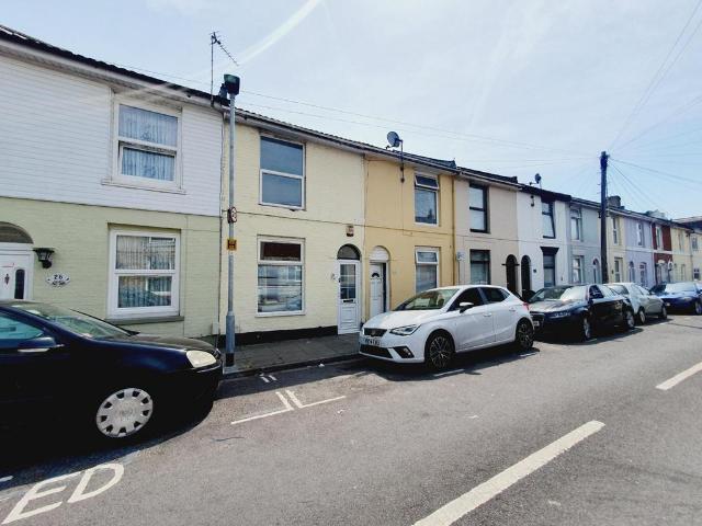 4 bedroom terraced house to rent
